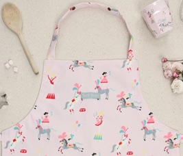 Kids' and adults' aprons